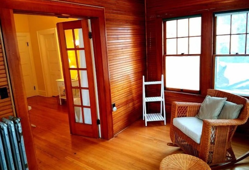 Franklin Manor Bed And Breakfast