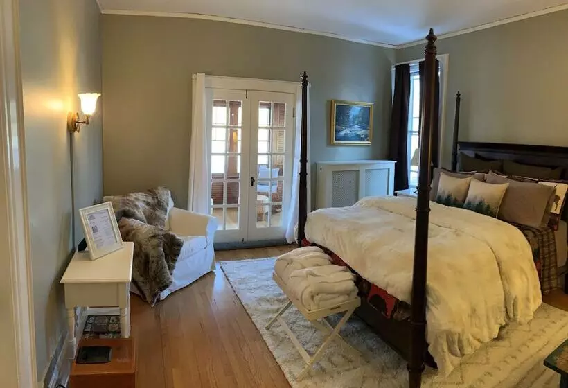 Franklin Manor Bed And Breakfast