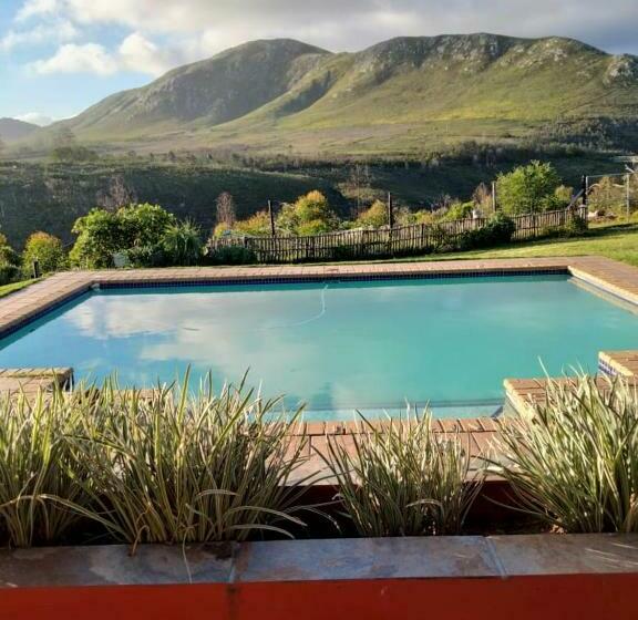 فندق Howards View