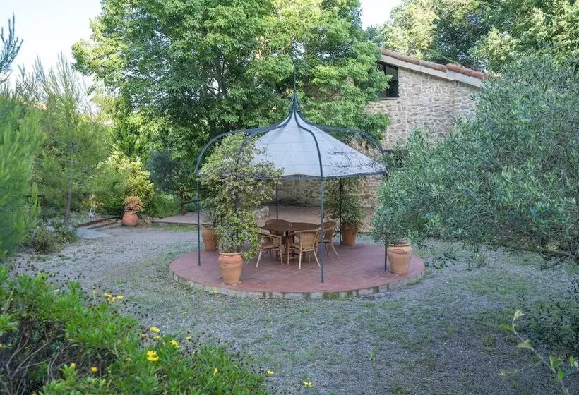 هتل Masia Ventanell Luxury Villa Near Barcelona