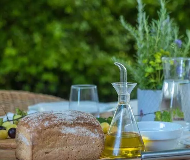 هتل Masia Ventanell Luxury Villa Near Barcelona