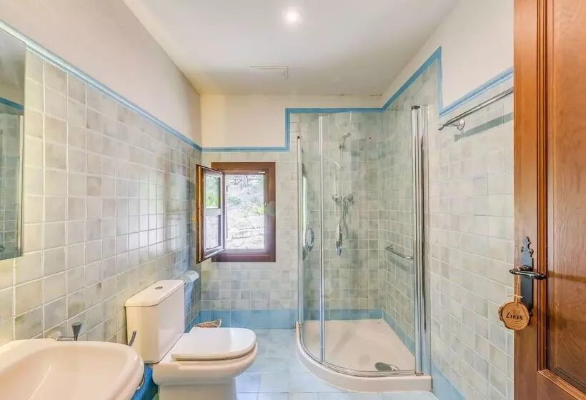 هتل Masia Ventanell Luxury Villa Near Barcelona