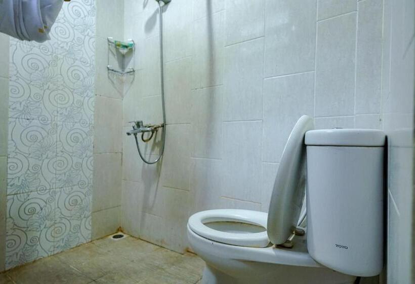 فندق Reddoorz @ Avros Guest House Medan