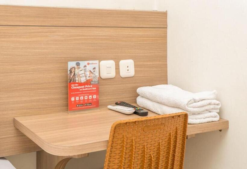 فندق Reddoorz @ Jalan Wahidin Medan