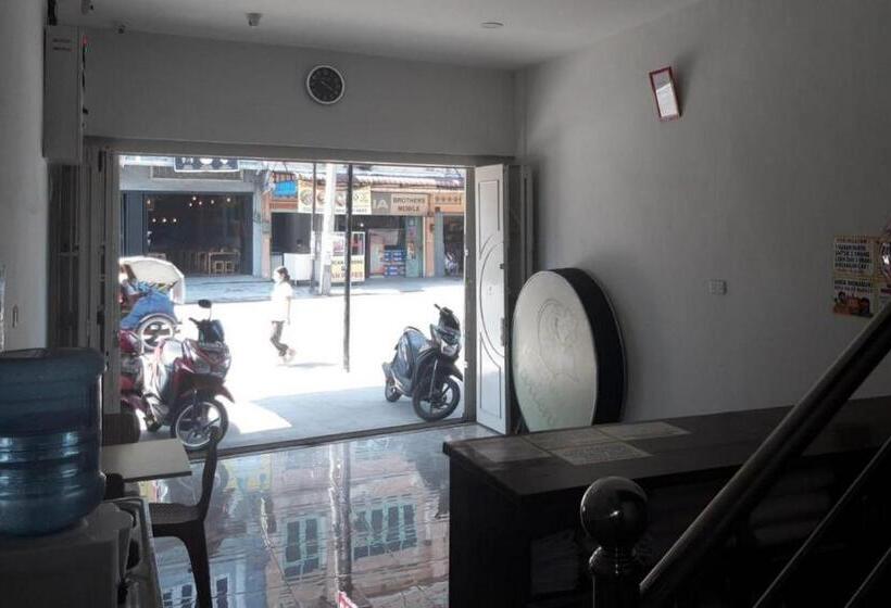 فندق Reddoorz @ Jalan Wahidin Medan