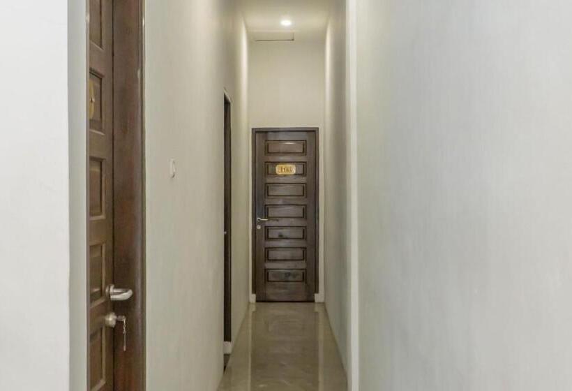 فندق Reddoorz @ Jalan Wahidin Medan