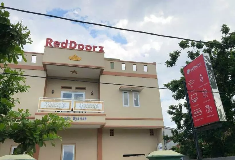 Hotelli Reddoorz Syariah @ Jalan Pangeran Antasari 4