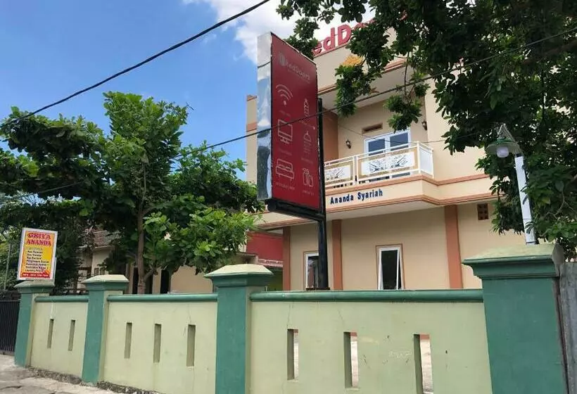 Hotelli Reddoorz Syariah @ Jalan Pangeran Antasari 4