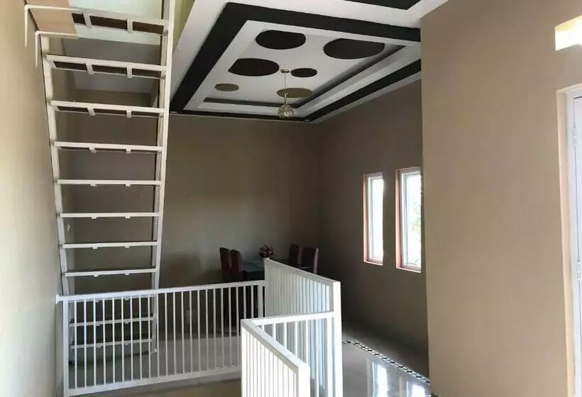 Hotelli Reddoorz Syariah @ Jalan Pangeran Antasari 4