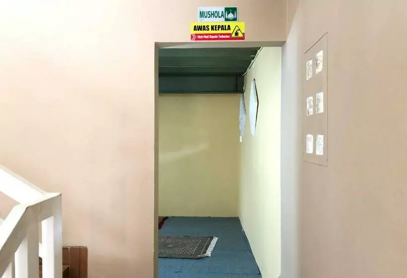 Hotelli Reddoorz Syariah @ Jalan Pangeran Antasari 4