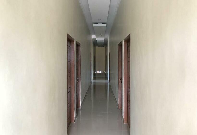 호텔 Reddoorz Syariah @ Jalan Pangeran Antasari 4