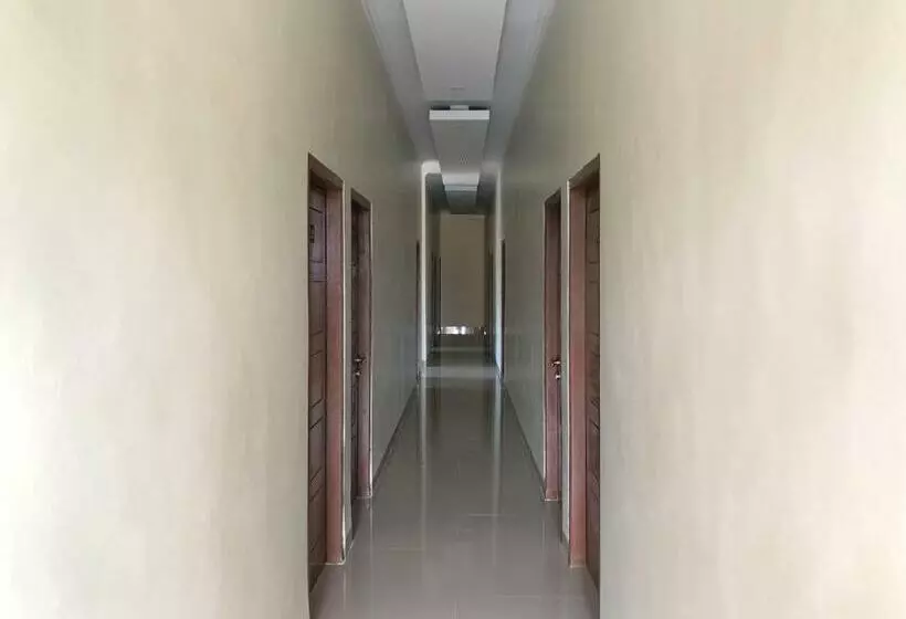 Hotelli Reddoorz Syariah @ Jalan Pangeran Antasari 4