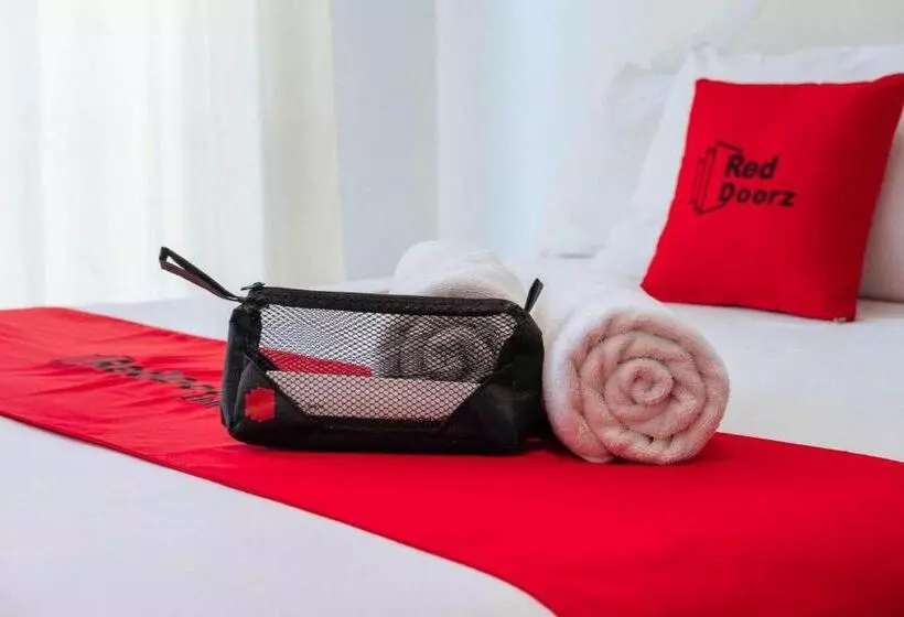 Hotelli Reddoorz Syariah @ Jalan Pangeran Antasari 4