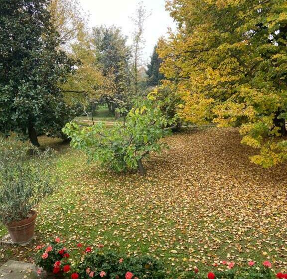 تختخواب و صبحانه Acero Giallo