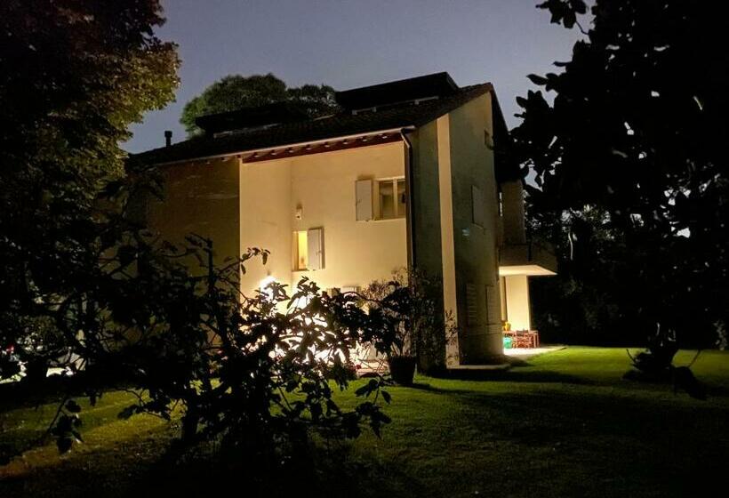 تختخواب و صبحانه Acero Giallo