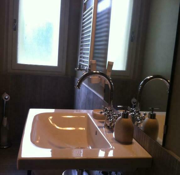 تختخواب و صبحانه Acero Giallo