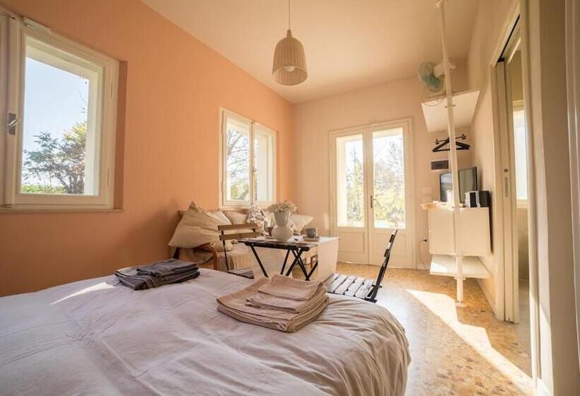 تختخواب و صبحانه Acero Giallo