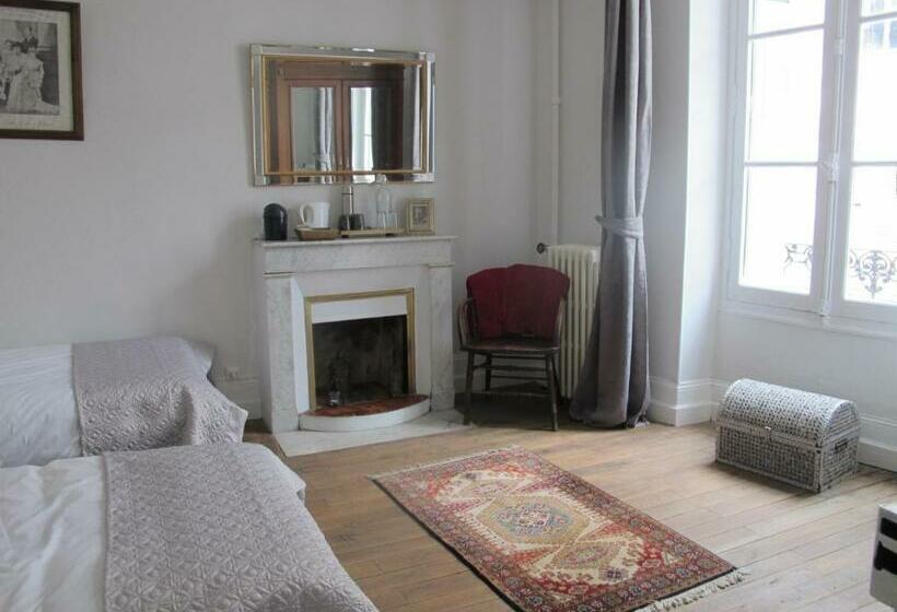 Bed and Breakfast Chezlola