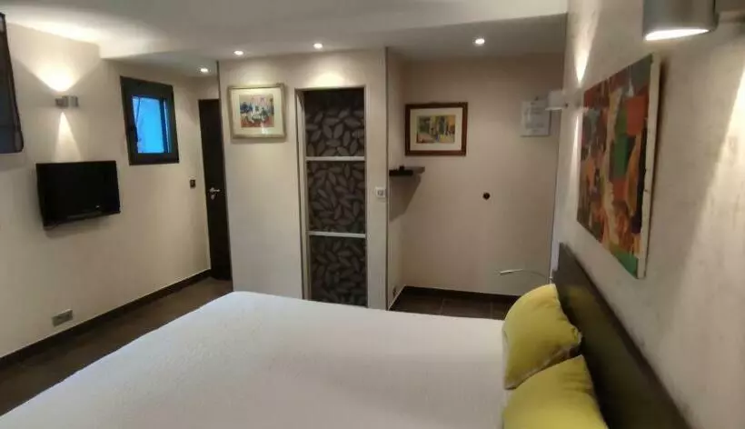 ベッドアンドブレックファースト Comme Une évidence