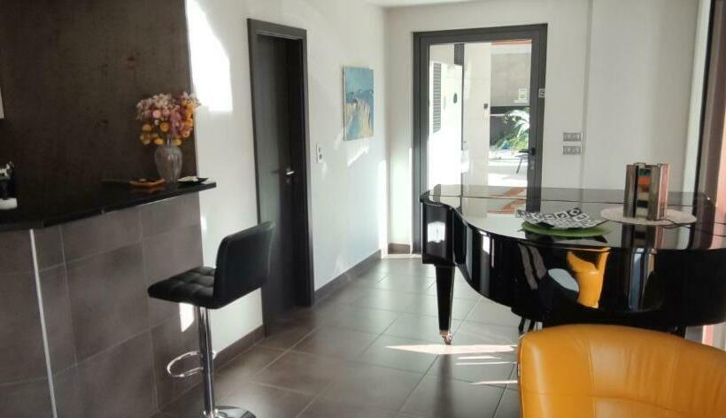 ベッドアンドブレックファースト Comme Une évidence