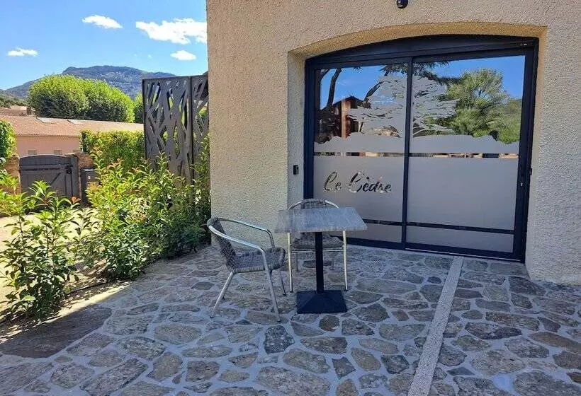 ベッドアンドブレックファースト L Interlude