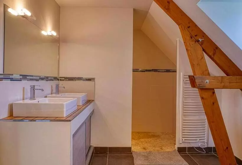 Aamiaismajoitus (B&B) Magnifique Villa My