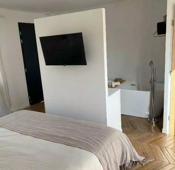 Majatalo Casa Louisa Chambre Sauna Et Bain Nordique