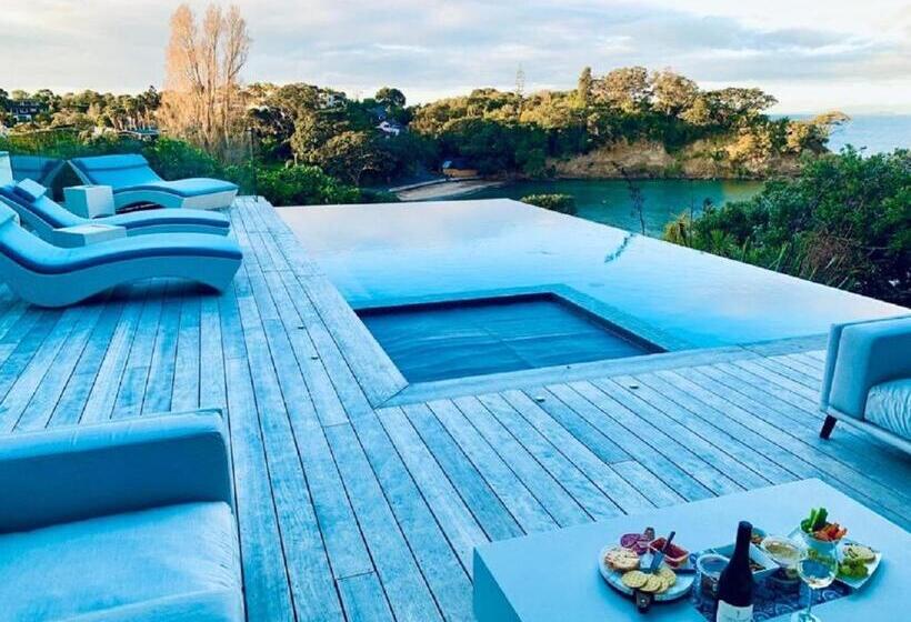 Pensão Elements Of Castor Bay