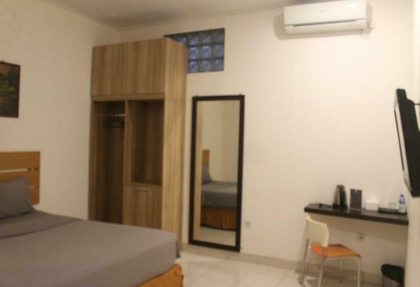 Waigo Splash Hotel By Meliala