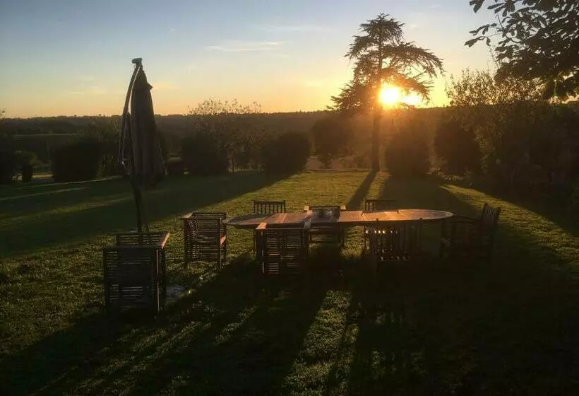 Aamiaismajoitus (B&B) Chez Alice,simplicité Et Petite Piscine