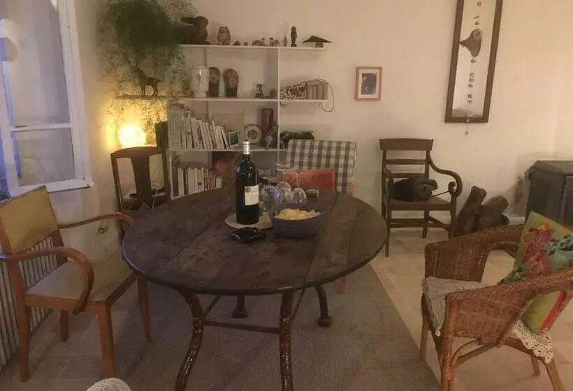 Aamiaismajoitus (B&B) Chez Alice,simplicité Et Petite Piscine