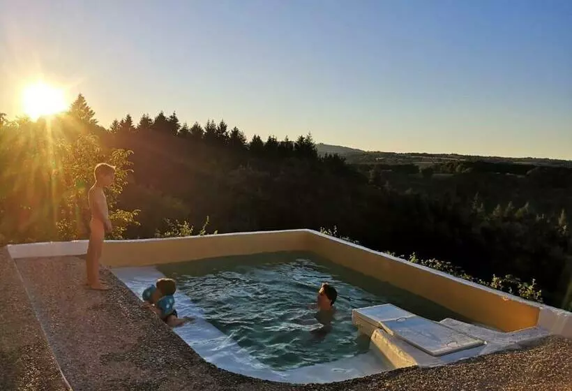 Aamiaismajoitus (B&B) Chez Alice,simplicité Et Petite Piscine