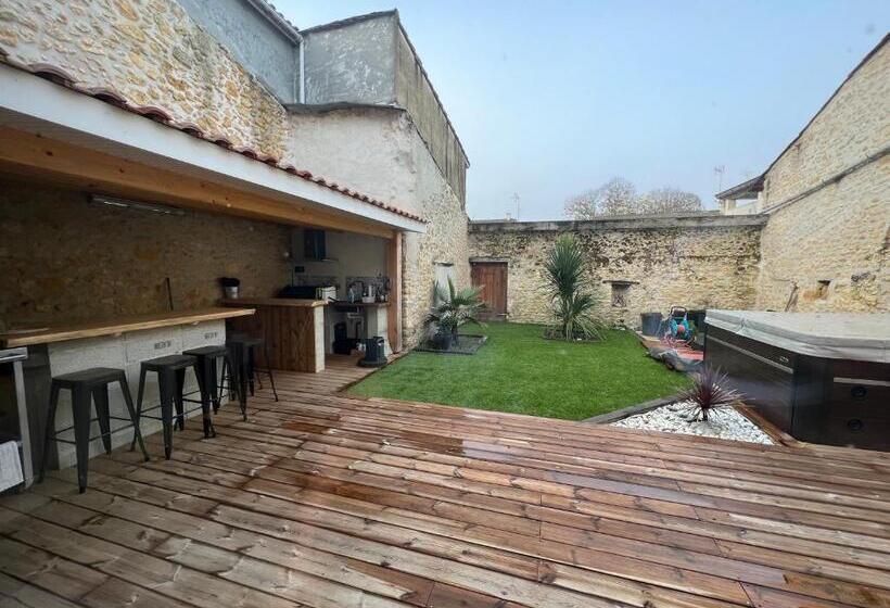 Bed and Breakfast L Auberge Médocaine