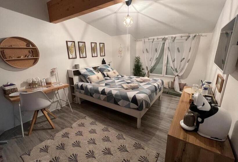 Bed and Breakfast L Auberge Médocaine