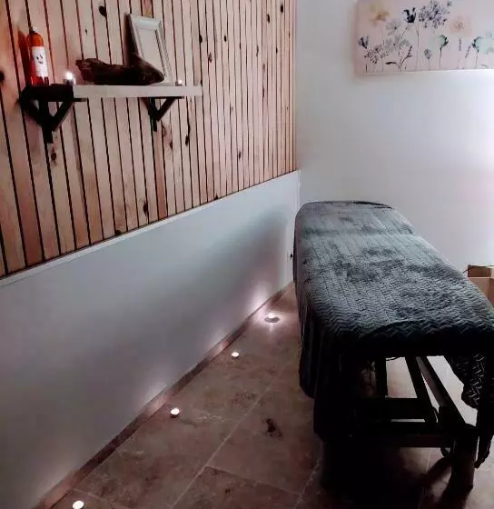 تختخواب و صبحانه La Parenthèse Chambre Romantique