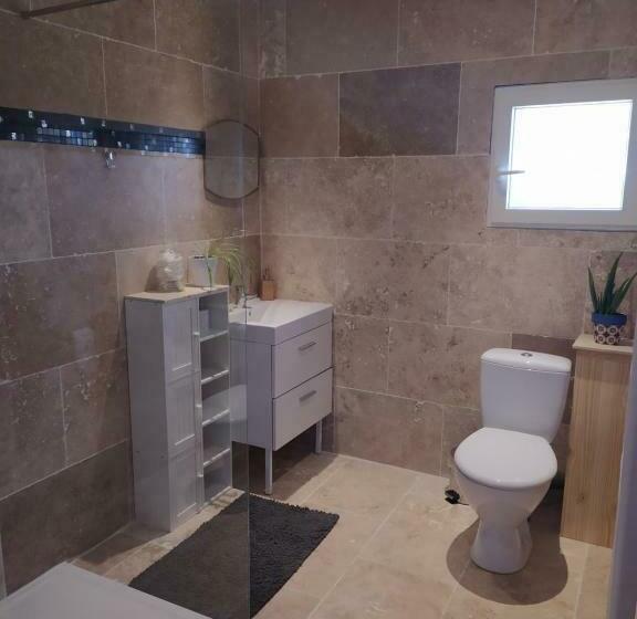 住宿加早餐  La Parenthèse Chambre Romantique