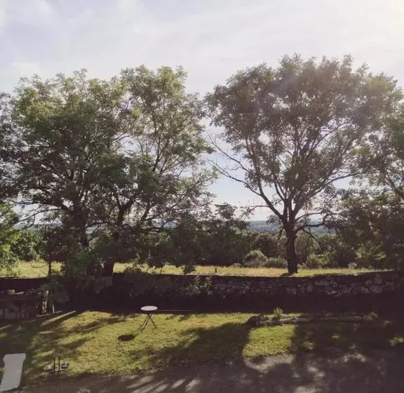 ベッドアンドブレックファースト Maison D Hôtes La Grange