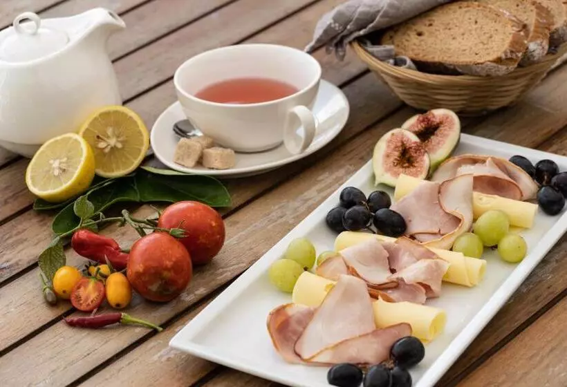 Aamiaismajoitus (B&B) Modern Room #2 In House /w Pool & Poolbar