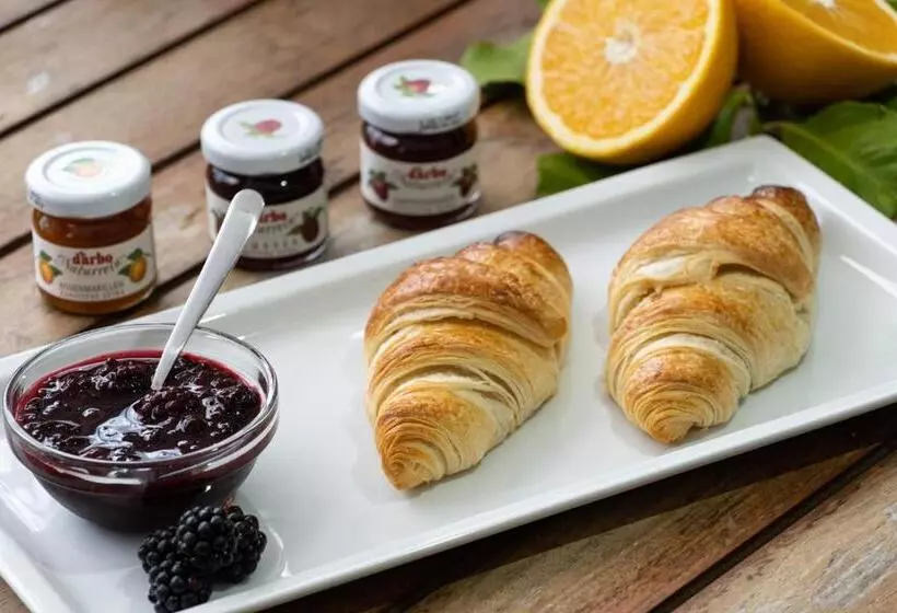 Aamiaismajoitus (B&B) Modern Room #2 In House /w Pool & Poolbar