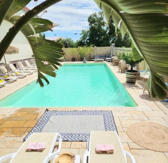 住宿加早餐  Modern Room #2 In House /w Pool & Poolbar