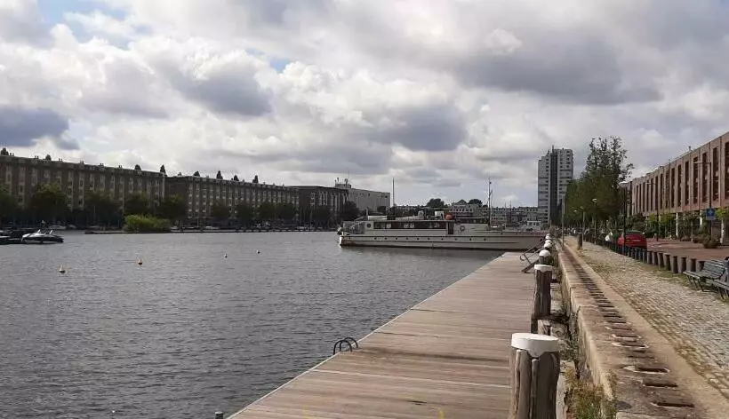 Aamiaismajoitus (B&B) Waterfront Studio