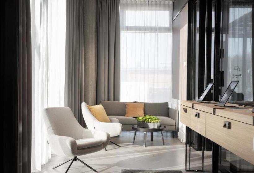 ホテル Noli Myyrmaki