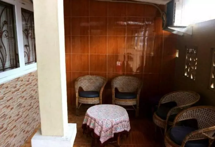 Pensió Guest House Dissa