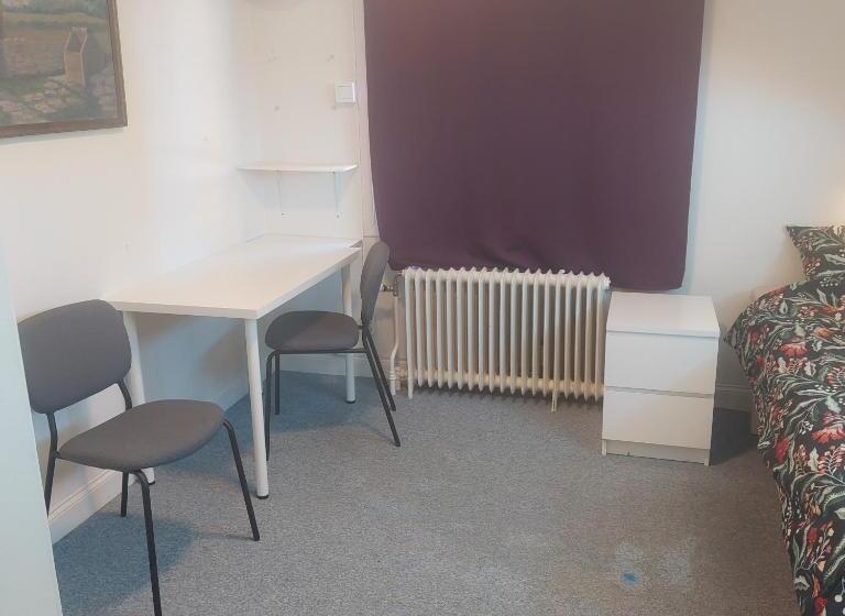 هاستل Knihsgården