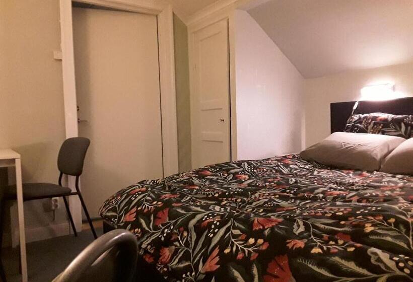 هاستل Knihsgården