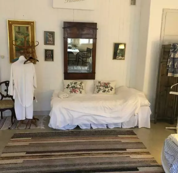 Långhedgården Bed & Breakfast