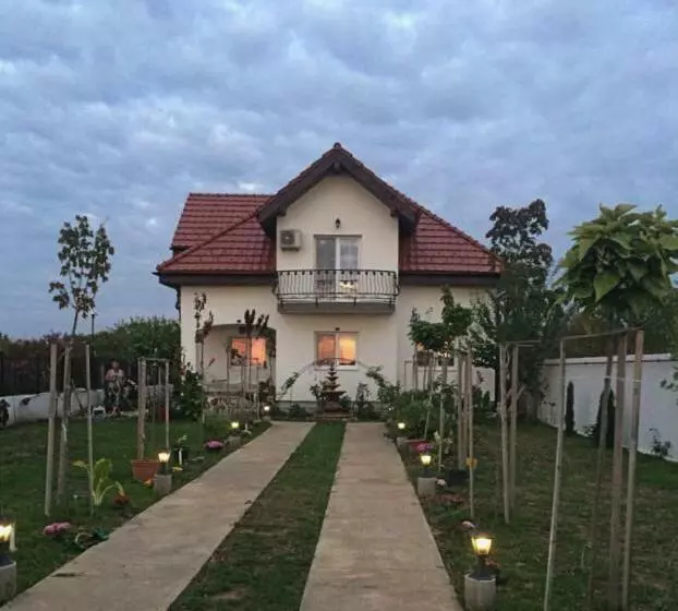 Majatalo Blue Sky House