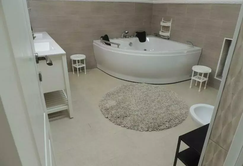 Majatalo Blue Sky House