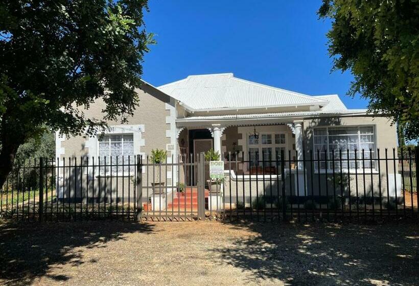 بنسيون French Linen Guesthouse