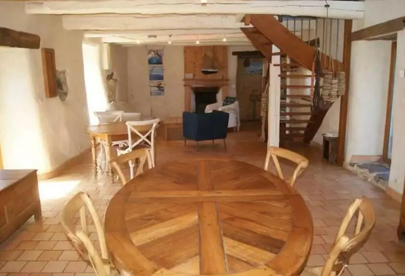ペンション Kastell Dinn Suite Familiale Mamm Gozh 2 Chambres Et Sbd Pour 4 Pers, Cuisine Et Salon Partagés